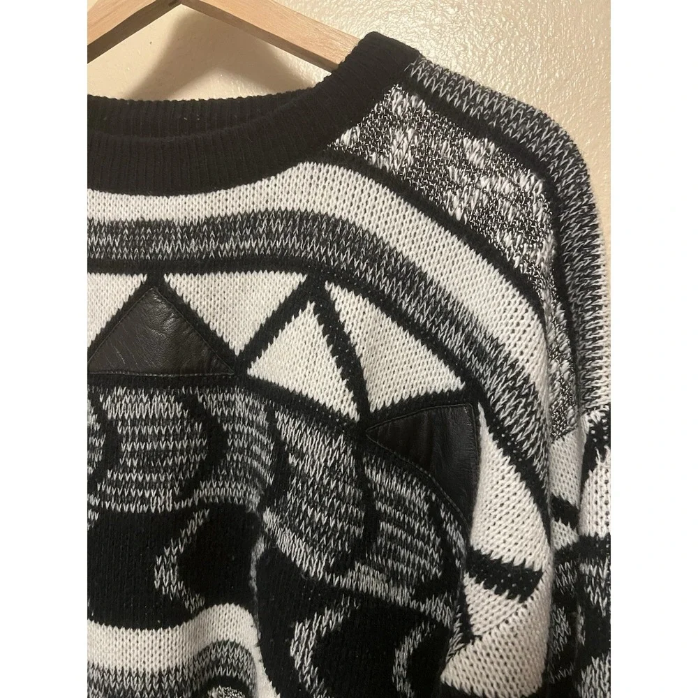Vtg 90s Gabrielle Geometric‎ Sweater Leather Patch Black White Tribal Funky Sz L